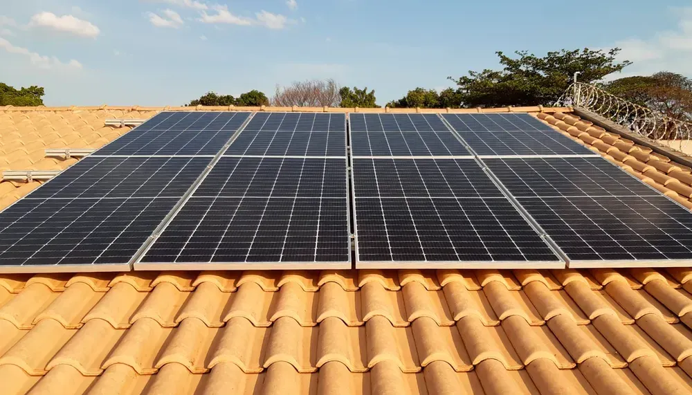 Imagem de compartilhamento para o artigo Prefeitura de Costa Rica cria incentivo financeiro para servidores adquirirem sistemas de energia solar da MS Todo dia